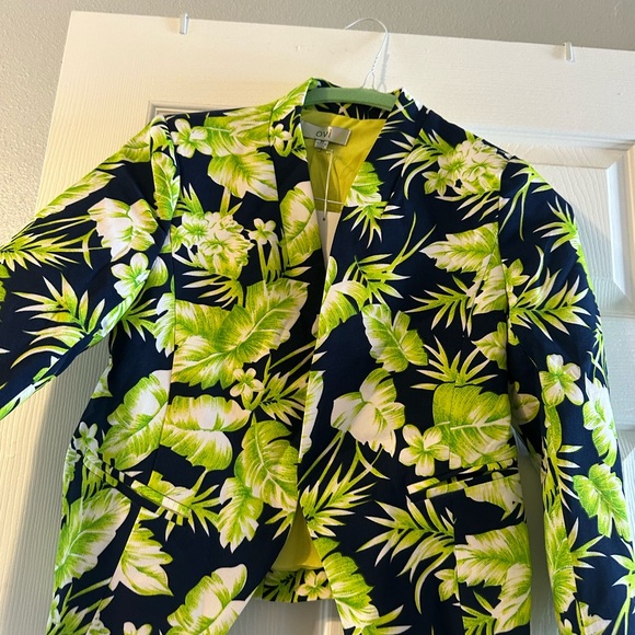 Ovi Green and Black Blazer with Bold Pattern - Picture 2 of 8